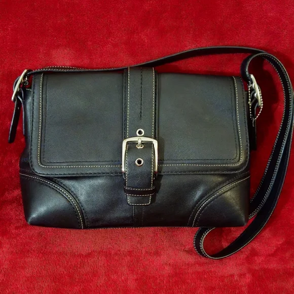 Coach Y2K Hampton Black Leather Crossbody/Shoulder Bag w/Buckle on Flap Closure - Picture 1 of 11